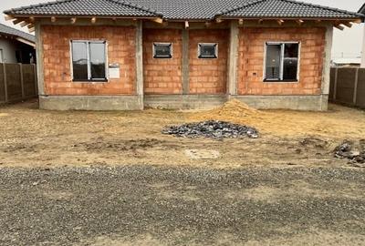 Duple modern , finisaje premium , grădină proprie , zonă liniștită - 1