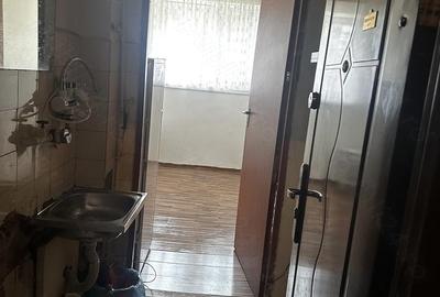 Garsonieră decomandată în Astra