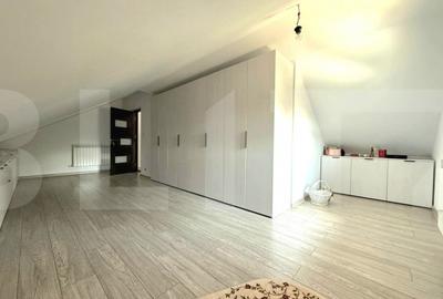 Casă cu 5 camere cu Teren 2133 Mp în Central - 2