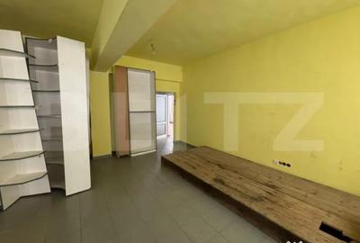 Spațiu comercial, de 330 mp, în Central - 4