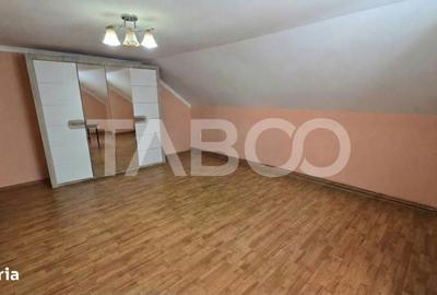 Casă cu 4 camere cu Teren 159 Mp în Roșia