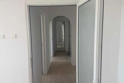 Apartament cu 3 camere decomandat în Exterior Vest - 4