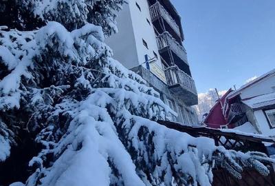 Casă cu 15 camere cu Teren 105 Mp în Central - 1