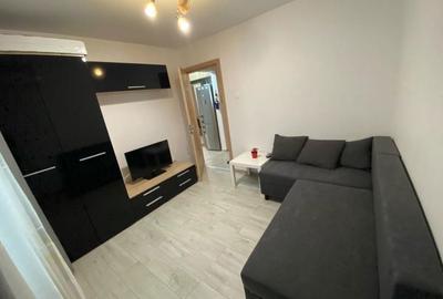 Apartament cu 2 camere decomandat în Roșu