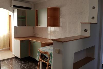 Apartament cu 2 camere decomandat în Rahova