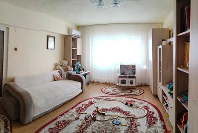 Apartament cu 2 camere decomandat în Vest