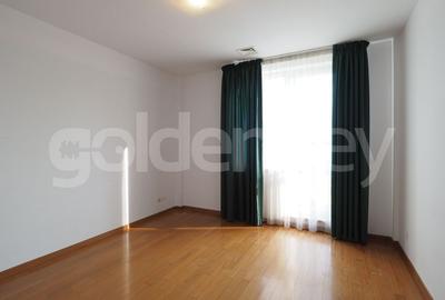 Apartament insorit cu 4 camere si terasa generoasa, 2 garaje - 13
