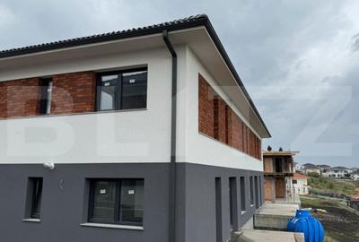 Casă cu 4 camere cu Canalizare în Dezmir - 1