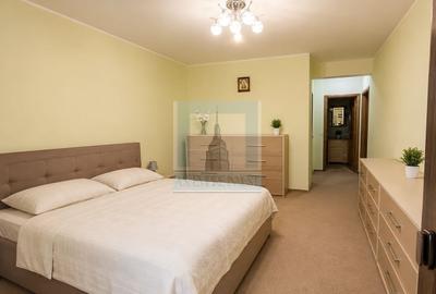 Apartament cu 2 camere decomandat, mobilat în Tractorul - 4