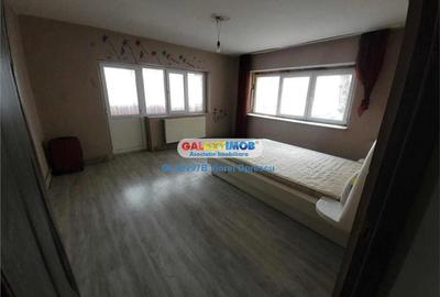 Apartament cu 3 camere decomandat în Pantelimon