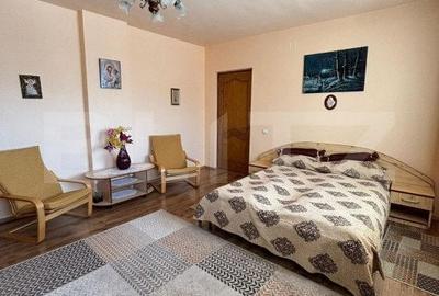 Casă cu 7 camere cu Teren 8900 Mp în Central - 4