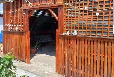 Casă cu 5 camere cu Teren 327 Mp în Central - 2