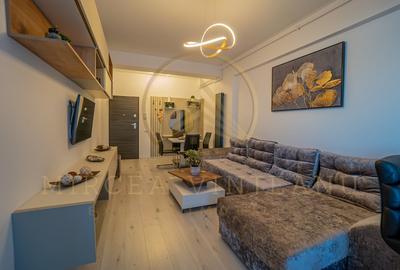 Apartament cu 2 camere semidecomandat, mobilat în Central