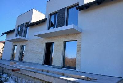 Casă cu 3 camere cu Teren 270 Mp în Central - 2