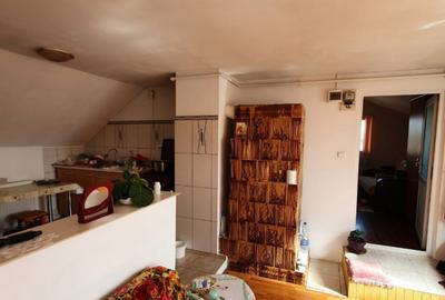 Casă cu 5 camere cu Teren 1080 Mp în Blejoi - 1