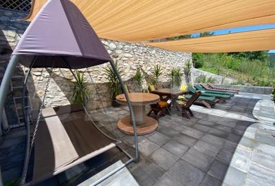 Casă cu 8 camere cu Teren 600 Mp în Dubova - 2