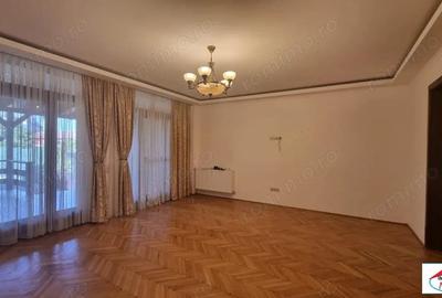Casă cu Teren 340 Mp în Central