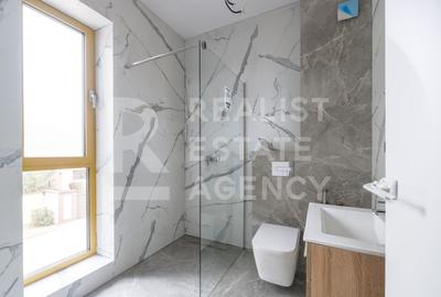 Casă individuală cu 4 camere cu Canalizare în Pipera