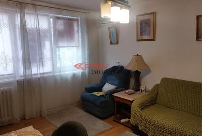 Apartament cu 3 camere semidecomandat în 1 Decembrie 1918 - 1