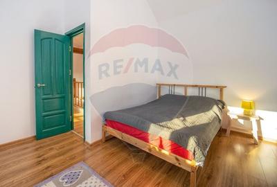 Casa cu doua corpuri, teren 835 mp, str. I.L. Caragiale, Rasnov - 13