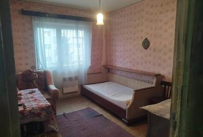 Apartament cu 4 camere decomandat în Central - 1