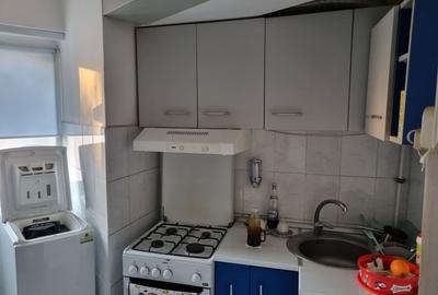 Garsonieră decomandată în Traian - 2