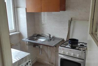 Garsonieră decomandată în Gojdu - 6