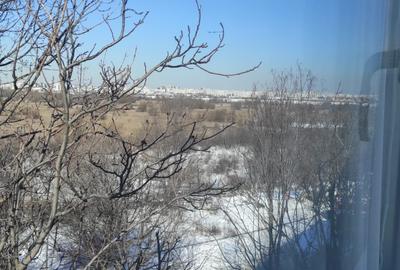 Apartament cu 2 camere semidecomandat, mobilat în Berceni