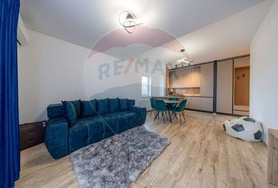 Apartament cu 2 camere semidecomandat în Tractorul - 2