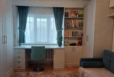 Apartament cu 4 camere decomandat în Central - 3