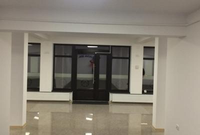 Spațiu comercial, de 100 mp, în Central - 6
