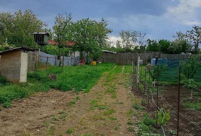 Casă cu Teren 2100 Mp în Grivița