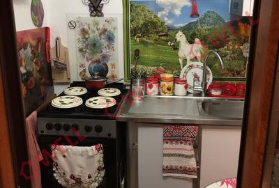 De vânzare o casă pe curte comună cu încă 5 familii situat în Târgu Mureș pe st - 3