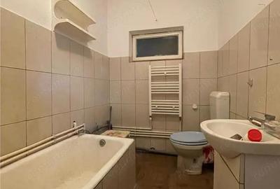 Casă cu 3 camere cu Canalizare în Central - 4