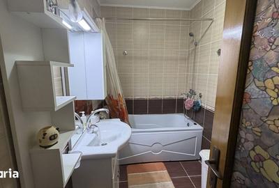 Apartament cu 3 camere semidecomandat în Central - 6