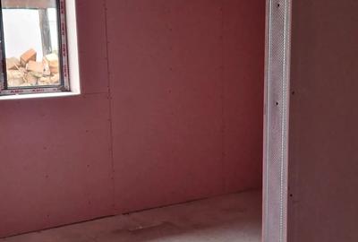 Casă cu 3 camere cu Teren 1128 Mp în Vlădesti - 1