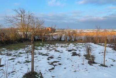 Teren Construcții intravilan de 833 mp, în Pasărea - 5