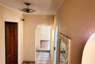 Apartament cu 3 camere decomandat în Câmpineanca - 6