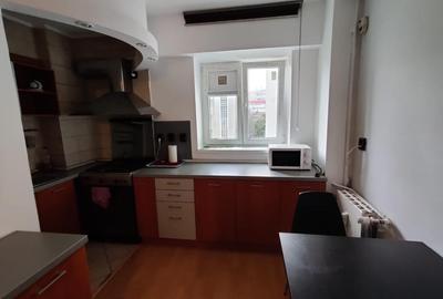 Apartament cu 2 camere semidecomandat, mobilat în 1 Mai - 18