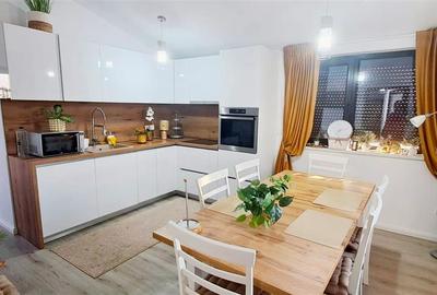 Casă individuală cu 4 camere cu Canalizare în Giroc