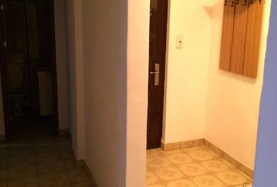 Apartament cu 4 camere decomandat în CET