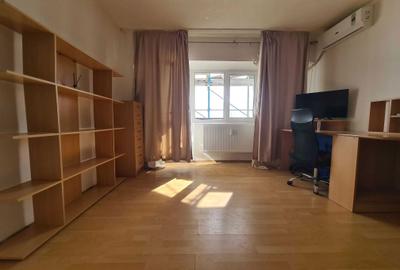 Garsonieră decomandată în Central - 8