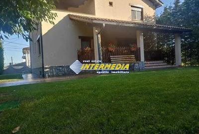 Casa de vanzare in Alba Iulia zona CETATE cu 4 dormitoare si living finisata complet - 1