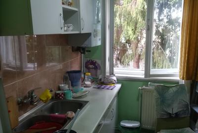 Vand in 7 Noiembrie ap.2 camere, et.1, nedecomandat - 5
