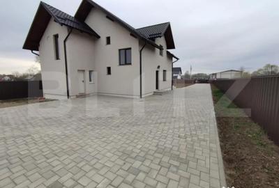 Casă cu 4 camere cu Teren 2500 Mp în Central - 3