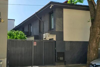 Casă individuală cu 5 camere în Ștefan cel Mare