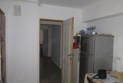 Apartament cu 3 camere decomandat în Decebal - 3