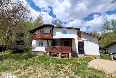 Casă cu 3 camere cu Teren 825 Mp în Central - 2