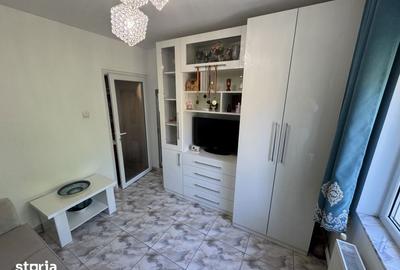 Apartament cu 4 camere decomandat în Micro 16 - 2