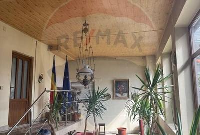 Casa cu 10 camere - ideala pentru pensiune, gradinita sau pt. locuit - 34